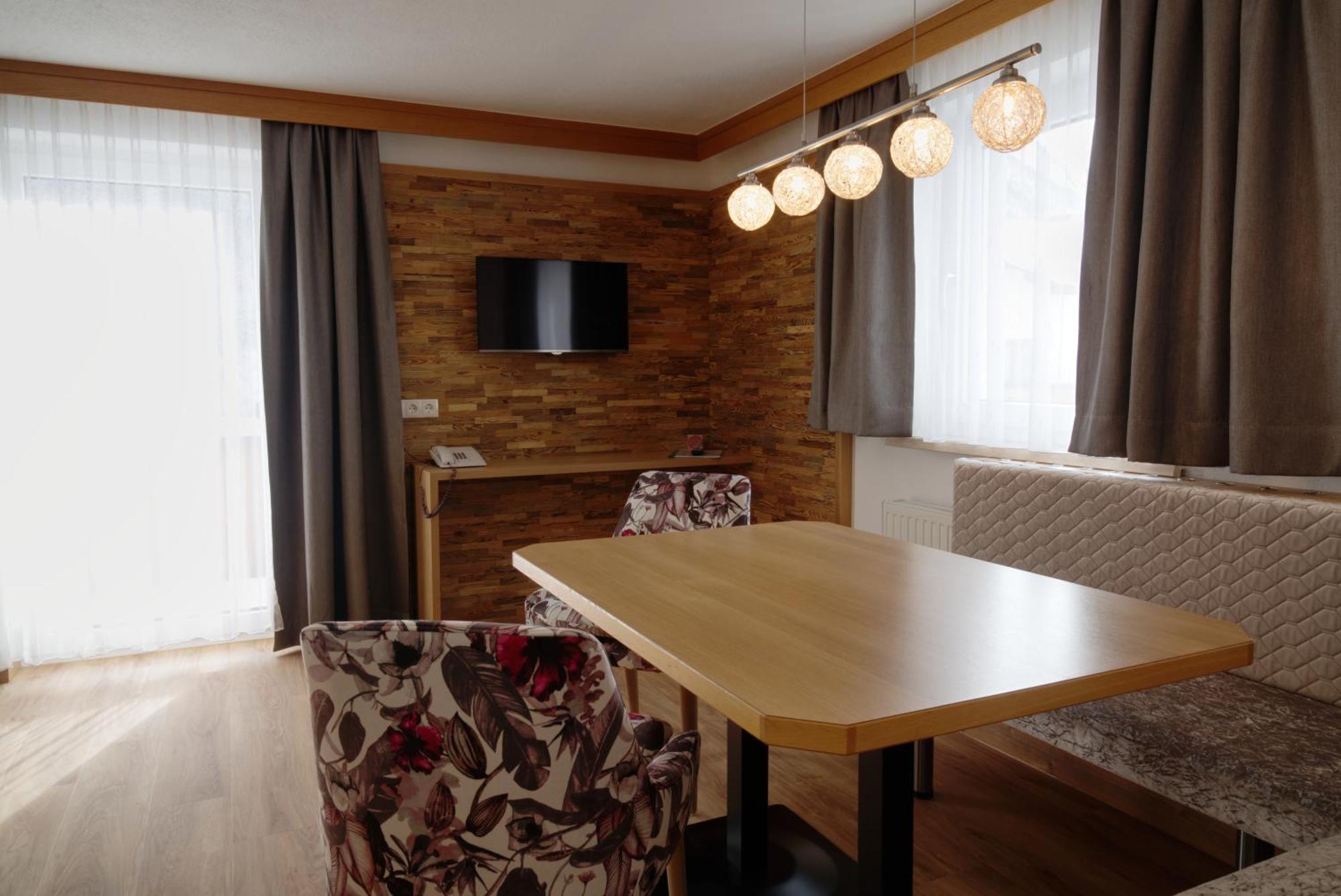 Feierabendhof Apartment Ischgl Ngoại thất bức ảnh